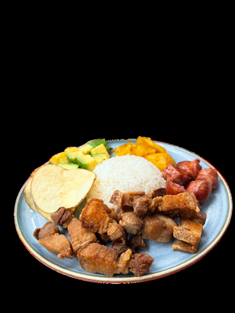 Plato típico con chicharrón, chorizo, arroz, maduro, arepa y aguacate