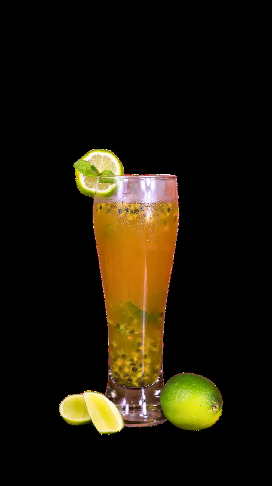 Limonada fría con limón y hielo