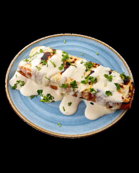 Plátano quesudo con quesos y crema agria